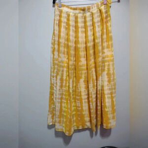 Yellow tie dye maxi skirt Women's Size 2 Boho Beachy Fairycore Cottagecore